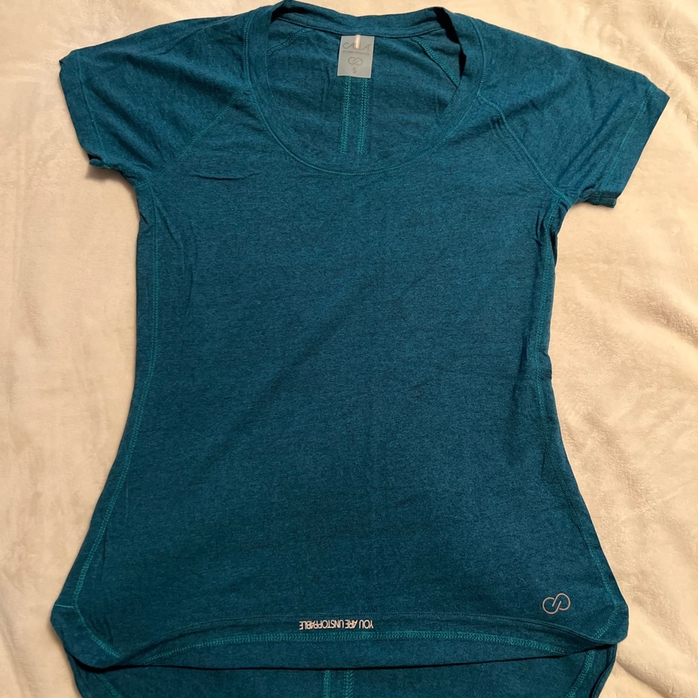 Calls by Carrie Underwood women’s workout top